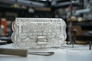 Fendi e o projeto Baguette “hand in hand”